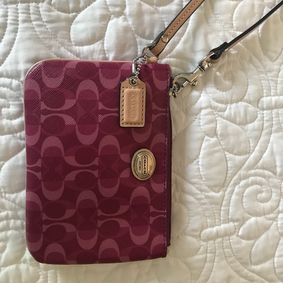 Coach Handbags - Coach Wristlet